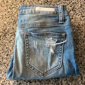 CELLO size 3 ripped skinny ankle jeans. Medium wash. Super cute!